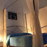 Salenthouse בית הארחה 3*
