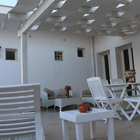 Salenthouse 3* Racale