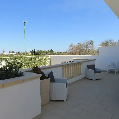 Salenthouse Guest house Racale